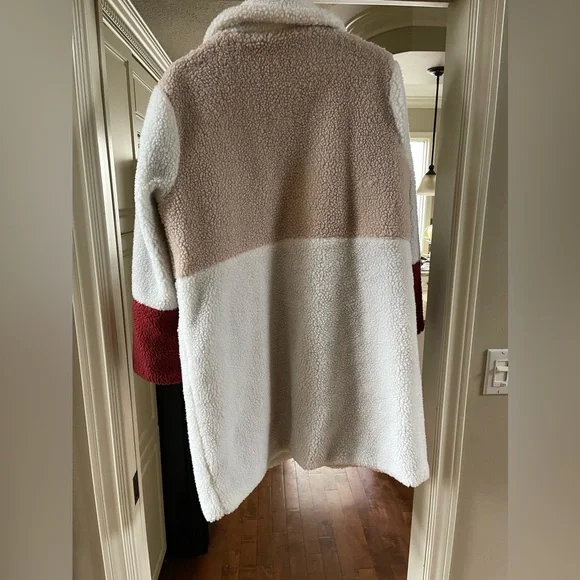 STEVE MADDEN LONG TEDDY JACKET ♥️ - Picture 2 of 3